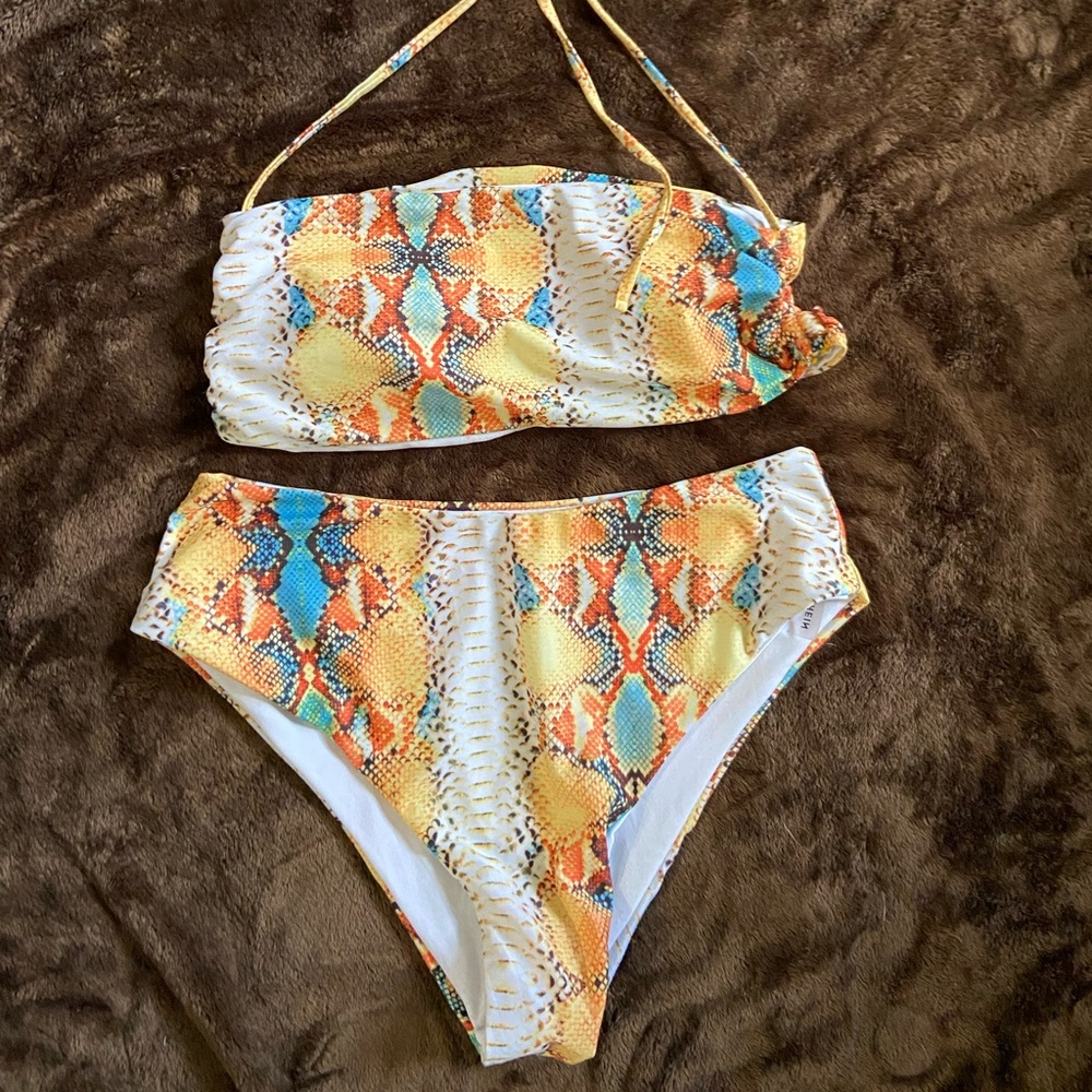 1X snake skin bikini